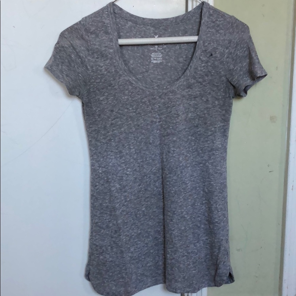 cute gray american eagle shirt